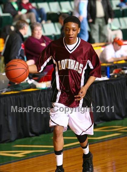 Thumbnail 1 in Aquinas vs. Jamesville-DeWitt (NYSPHSAA Class A Semifinal) photogallery.
