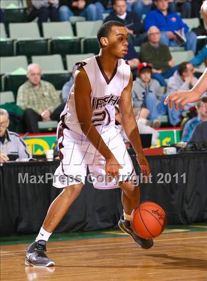 Thumbnail 2 in Aquinas vs. Jamesville-DeWitt (NYSPHSAA Class A Semifinal) photogallery.