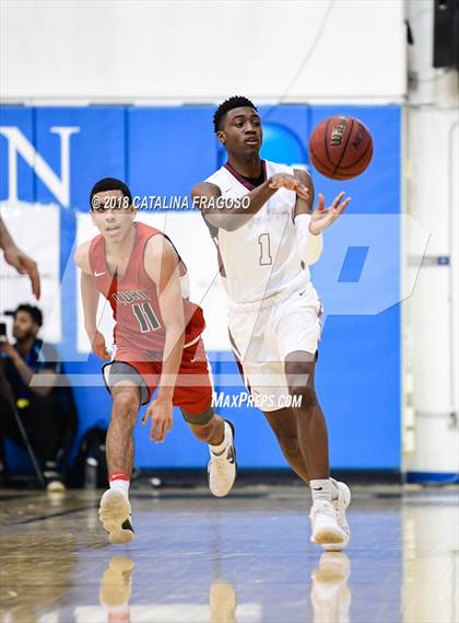 Thumbnail 2 in Long Island Lutheran vs. Rutgers Prep (Metro Classic) photogallery.