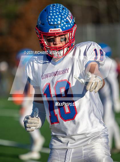 Thumbnail 3 in Londonderry vs. Winnacunnet (NHIAA D1 Final) photogallery.