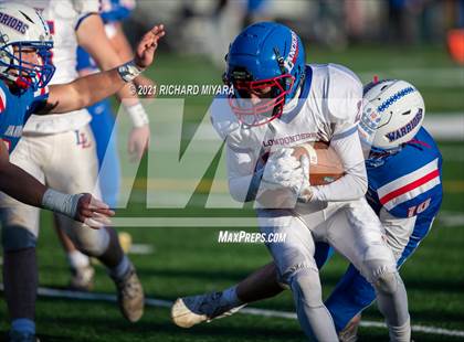 Thumbnail 1 in Londonderry vs. Winnacunnet (NHIAA D1 Final) photogallery.