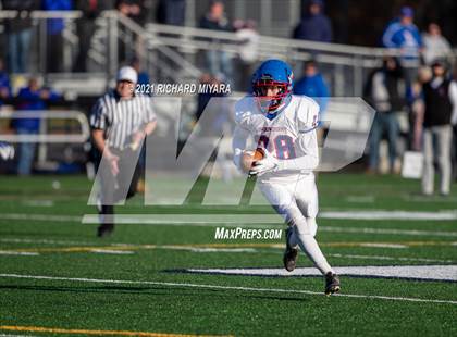 Thumbnail 3 in Londonderry vs. Winnacunnet (NHIAA D1 Final) photogallery.