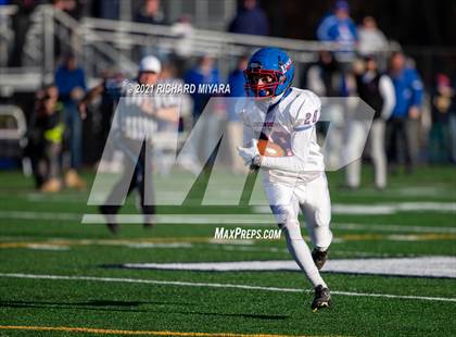 Thumbnail 1 in Londonderry vs. Winnacunnet (NHIAA D1 Final) photogallery.
