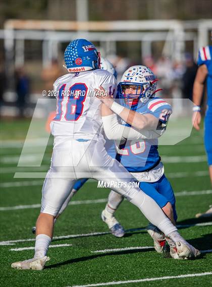 Thumbnail 3 in Londonderry vs. Winnacunnet (NHIAA D1 Final) photogallery.