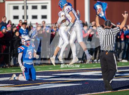 Thumbnail 2 in Londonderry vs. Winnacunnet (NHIAA D1 Final) photogallery.
