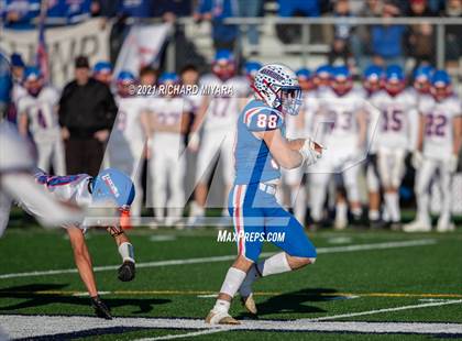 Thumbnail 2 in Londonderry vs. Winnacunnet (NHIAA D1 Final) photogallery.