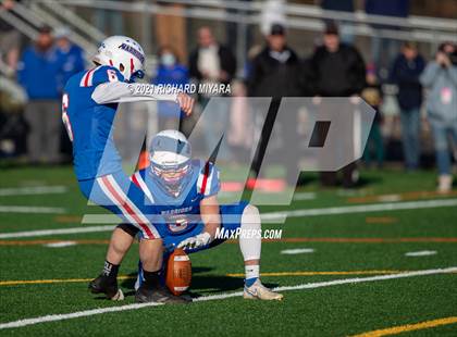 Thumbnail 2 in Londonderry vs. Winnacunnet (NHIAA D1 Final) photogallery.