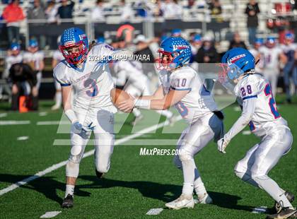 Thumbnail 3 in Londonderry vs. Winnacunnet (NHIAA D1 Final) photogallery.