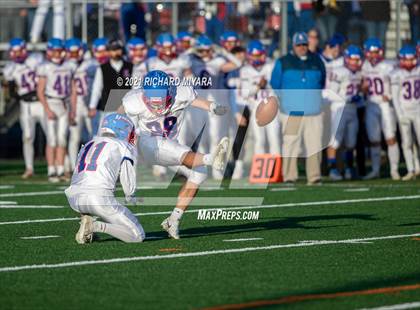 Thumbnail 1 in Londonderry vs. Winnacunnet (NHIAA D1 Final) photogallery.