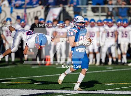 Thumbnail 3 in Londonderry vs. Winnacunnet (NHIAA D1 Final) photogallery.
