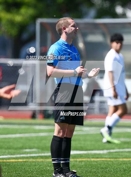 Thumbnail 3 in Edmonds-Woodway @ Lincoln (WIAA 3A Semi Finals) photogallery.