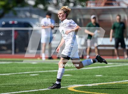 Thumbnail 3 in Edmonds-Woodway @ Lincoln (WIAA 3A Semi Finals) photogallery.