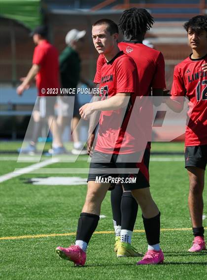 Thumbnail 2 in Edmonds-Woodway @ Lincoln (WIAA 3A Semi Finals) photogallery.