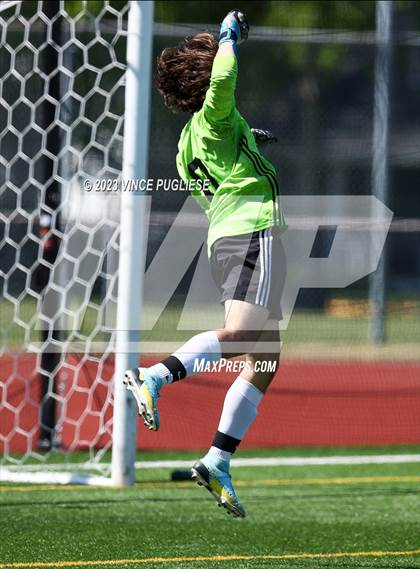 Thumbnail 2 in Edmonds-Woodway @ Lincoln (WIAA 3A Semi Finals) photogallery.