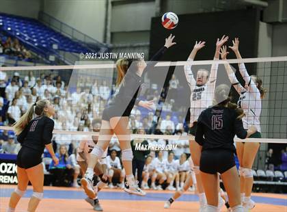 Thumbnail 2 in Benton vs. Little Rock Christian (AAA 5A Final) photogallery.