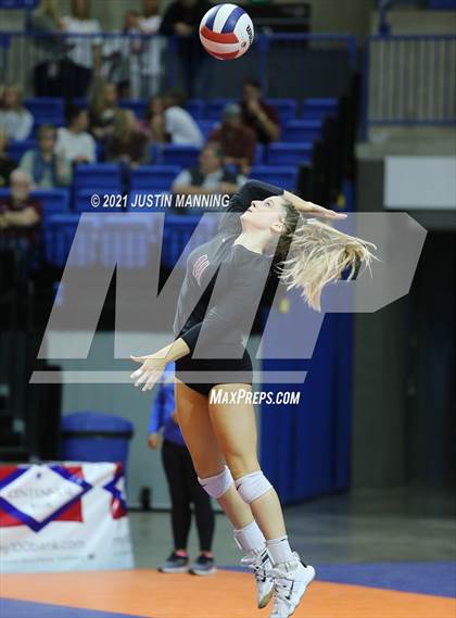 Thumbnail 1 in Benton vs. Little Rock Christian (AAA 5A Final) photogallery.