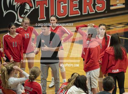 Thumbnail 1 in Denver East vs Erie (5A District 10 Tournament) photogallery.
