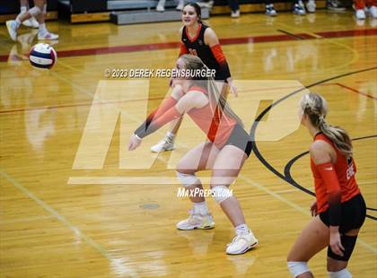 Thumbnail 1 in Denver East vs Erie (5A District 10 Tournament) photogallery.