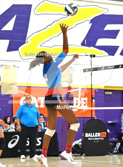 Thumbnail 1 in Fayetteville vs. Marymount (Durango Fall Classic) photogallery.