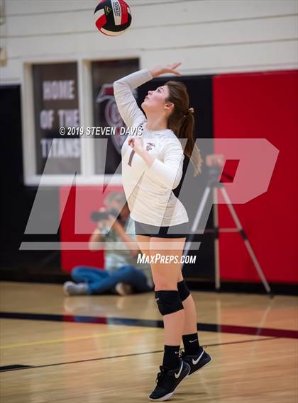 Thumbnail 3 in Chandler Prep vs Phoenix Christian photogallery.