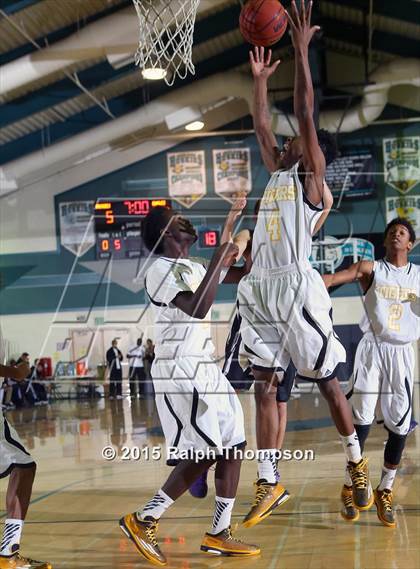 Thumbnail 2 in College Park vs. Edison (Adidas Challenge) photogallery.