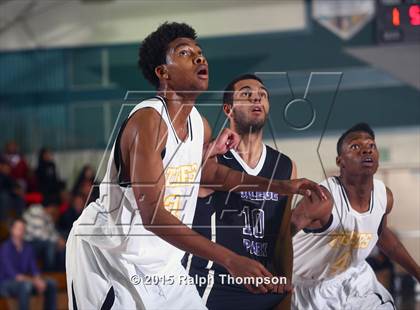 Thumbnail 2 in College Park vs. Edison (Adidas Challenge) photogallery.