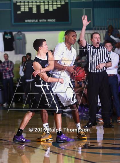 Thumbnail 2 in College Park vs. Edison (Adidas Challenge) photogallery.