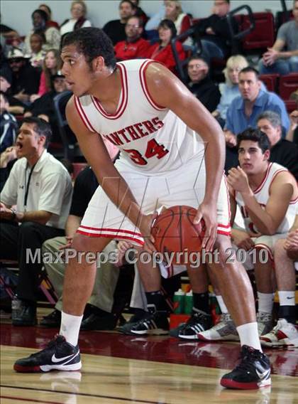 Thumbnail 3 in Burlingame vs. Sacred Heart Cathedral (CIF CCS D3 Final) photogallery.