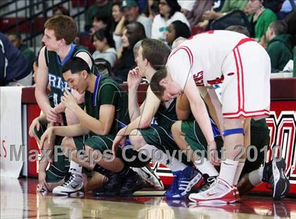 Thumbnail 2 in Burlingame vs. Sacred Heart Cathedral (CIF CCS D3 Final) photogallery.