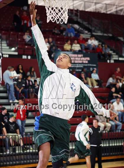 Thumbnail 2 in Burlingame vs. Sacred Heart Cathedral (CIF CCS D3 Final) photogallery.