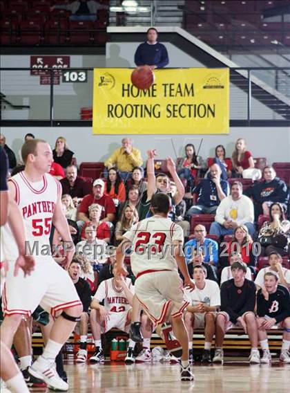 Thumbnail 3 in Burlingame vs. Sacred Heart Cathedral (CIF CCS D3 Final) photogallery.