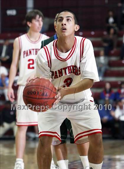 Thumbnail 3 in Burlingame vs. Sacred Heart Cathedral (CIF CCS D3 Final) photogallery.