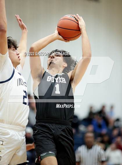 Thumbnail 3 in Guyer vs Keller photogallery.