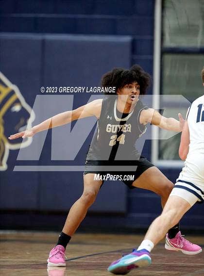 Thumbnail 2 in Guyer vs Keller photogallery.