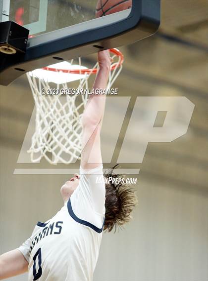 Thumbnail 1 in Guyer vs Keller photogallery.