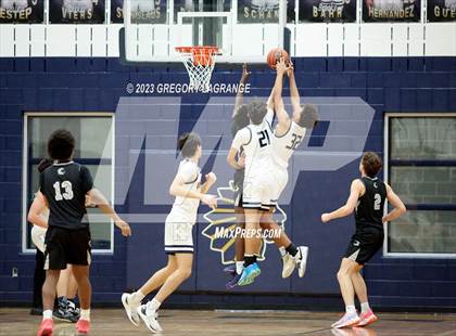 Thumbnail 2 in Guyer vs Keller photogallery.