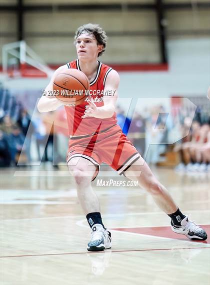 Thumbnail 3 in Munster vs. Lake Central (IHSAA 4A S1 Round 2) photogallery.