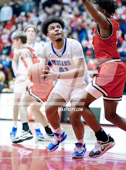 Thumbnail 1 in Munster vs. Lake Central (IHSAA 4A S1 Round 2) photogallery.