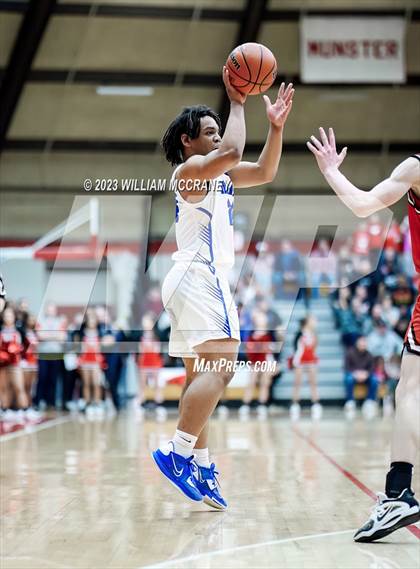 Thumbnail 1 in Munster vs. Lake Central (IHSAA 4A S1 Round 2) photogallery.