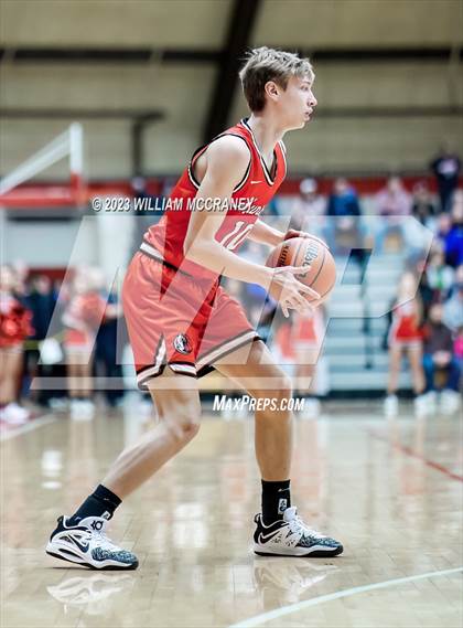 Thumbnail 2 in Munster vs. Lake Central (IHSAA 4A S1 Round 2) photogallery.
