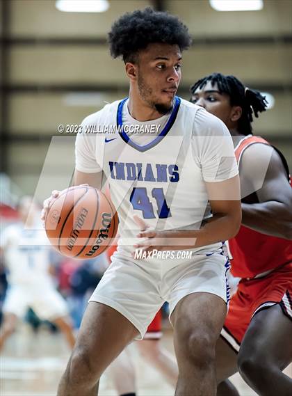 Thumbnail 1 in Munster vs. Lake Central (IHSAA 4A S1 Round 2) photogallery.
