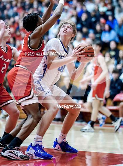 Thumbnail 2 in Munster vs. Lake Central (IHSAA 4A S1 Round 2) photogallery.