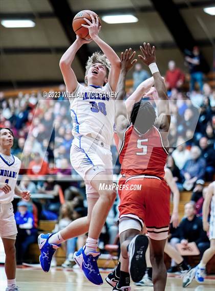 Thumbnail 1 in Munster vs. Lake Central (IHSAA 4A S1 Round 2) photogallery.