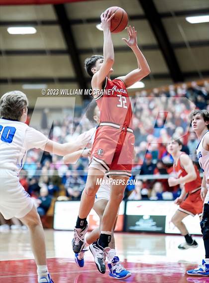 Thumbnail 1 in Munster vs. Lake Central (IHSAA 4A S1 Round 2) photogallery.