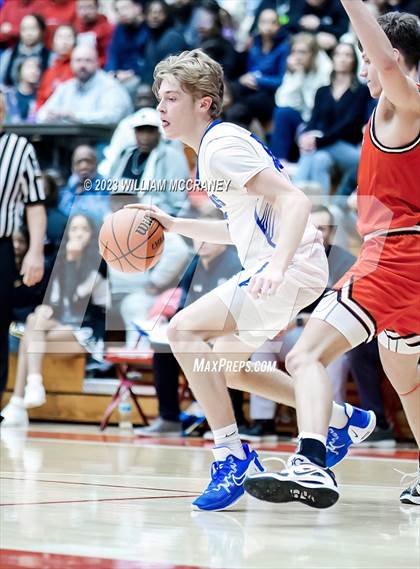 Thumbnail 2 in Munster vs. Lake Central (IHSAA 4A S1 Round 2) photogallery.