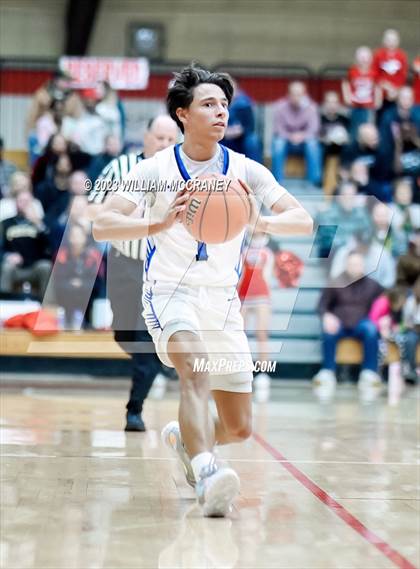 Thumbnail 1 in Munster vs. Lake Central (IHSAA 4A S1 Round 2) photogallery.