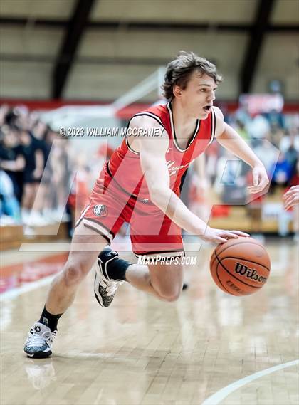 Thumbnail 2 in Munster vs. Lake Central (IHSAA 4A S1 Round 2) photogallery.