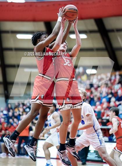 Thumbnail 1 in Munster vs. Lake Central (IHSAA 4A S1 Round 2) photogallery.