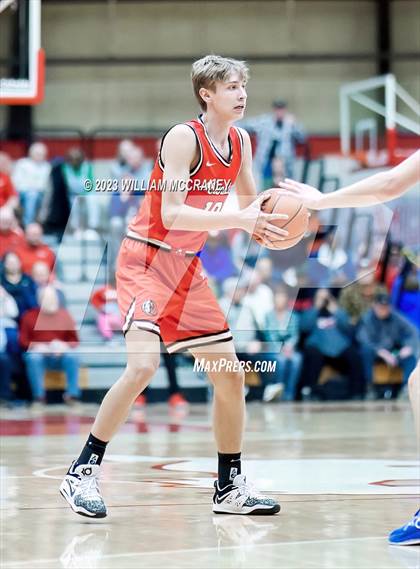 Thumbnail 3 in Munster vs. Lake Central (IHSAA 4A S1 Round 2) photogallery.