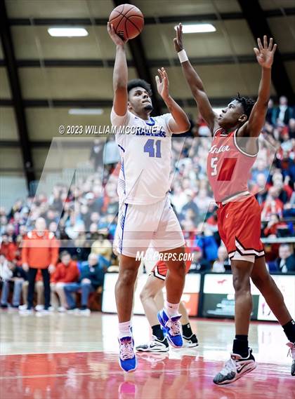 Thumbnail 2 in Munster vs. Lake Central (IHSAA 4A S1 Round 2) photogallery.
